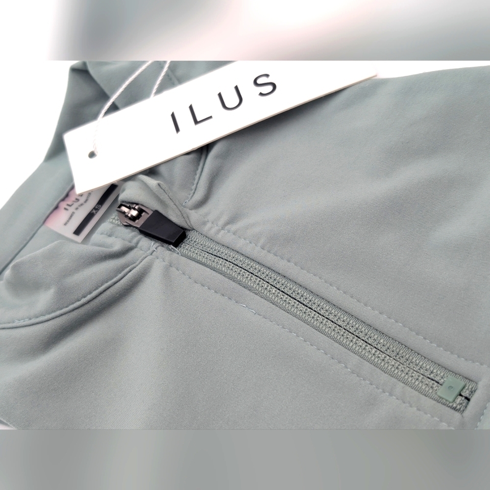 NWT ILUS Essential  Size XS Sea Foam High Neck Crop Top Front Zip It All In Bra - Picture 5 of 17